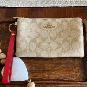 NEW COACH Wristlet